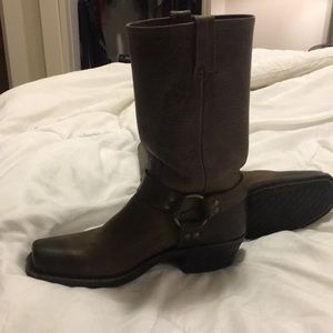 Frye Shoes - Frye Boots Frye Shoes - Frye Boots